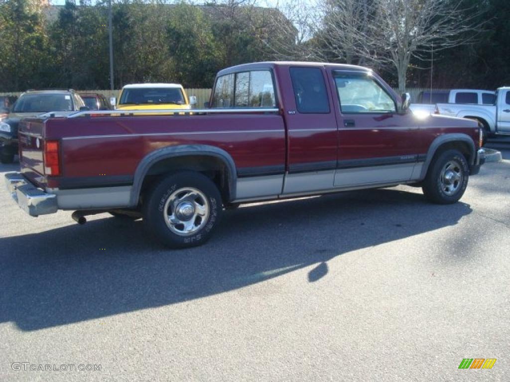 1996 Dakota SLT Extended Cab - Claret Red Pearl Metallic / Beige photo #5