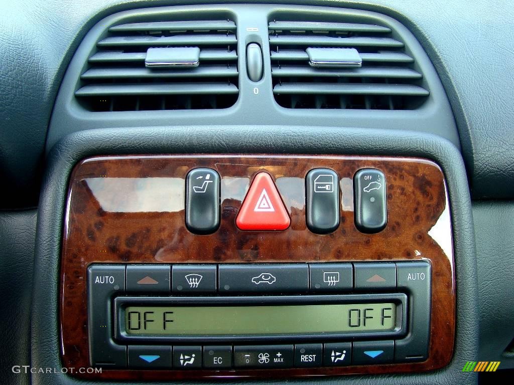 2001 Mercedes-Benz CLK 320 Coupe Controls Photo #44724960