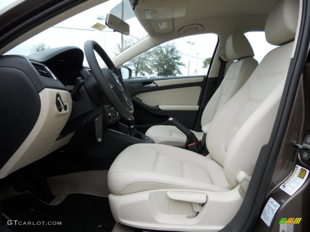 Cornsilk Beige Interior 2011 Volkswagen Jetta SE Sedan Photo #44727049