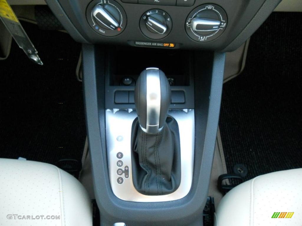 2011 Volkswagen Jetta SE Sedan 6 Speed Tiptronic Automatic Transmission Photo #44727381