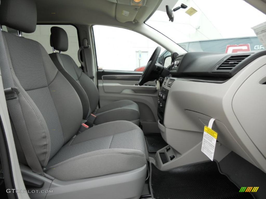 Aero Gray Interior 2011 Volkswagen Routan S Photo #44727845