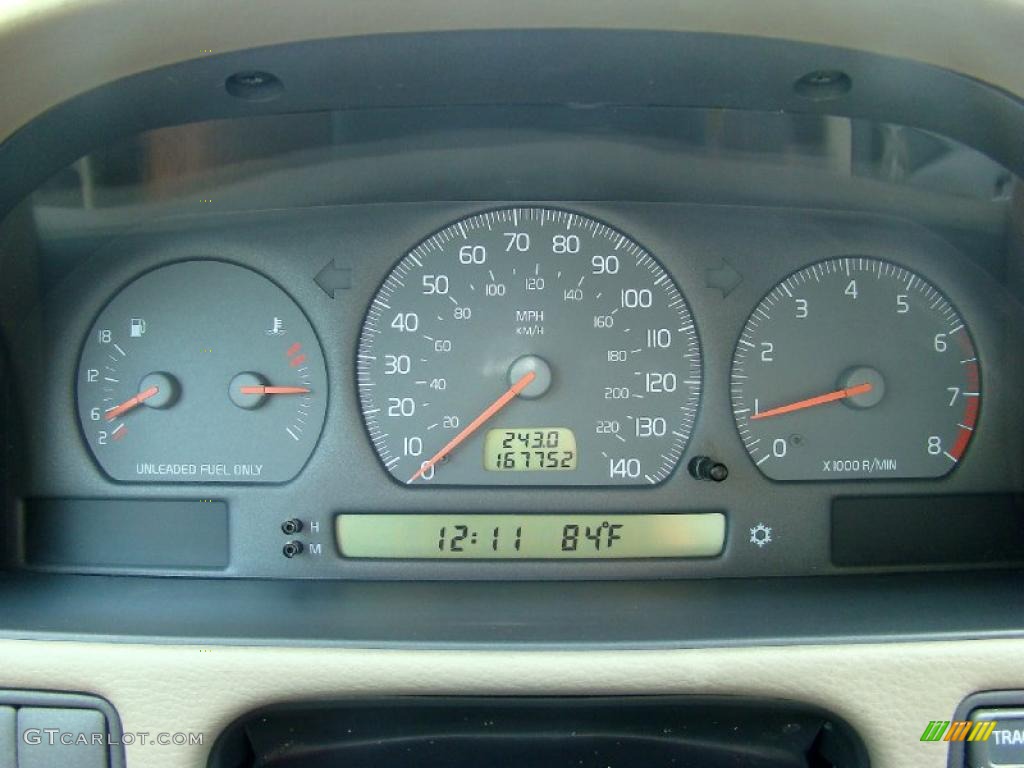 1998 Volvo S70 Standard S70 Model Gauges Photos