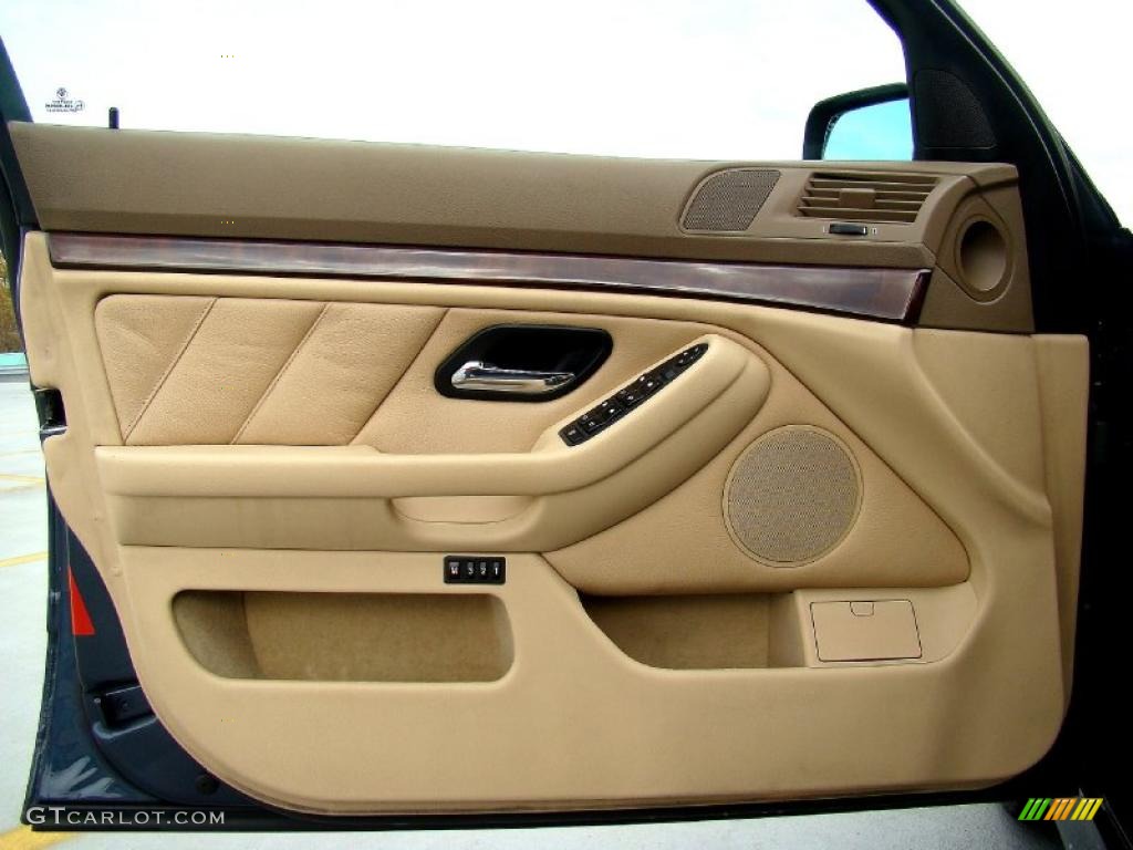 2003 BMW 5 Series 525i Sport Wagon Sand Beige Door Panel Photo #44732112
