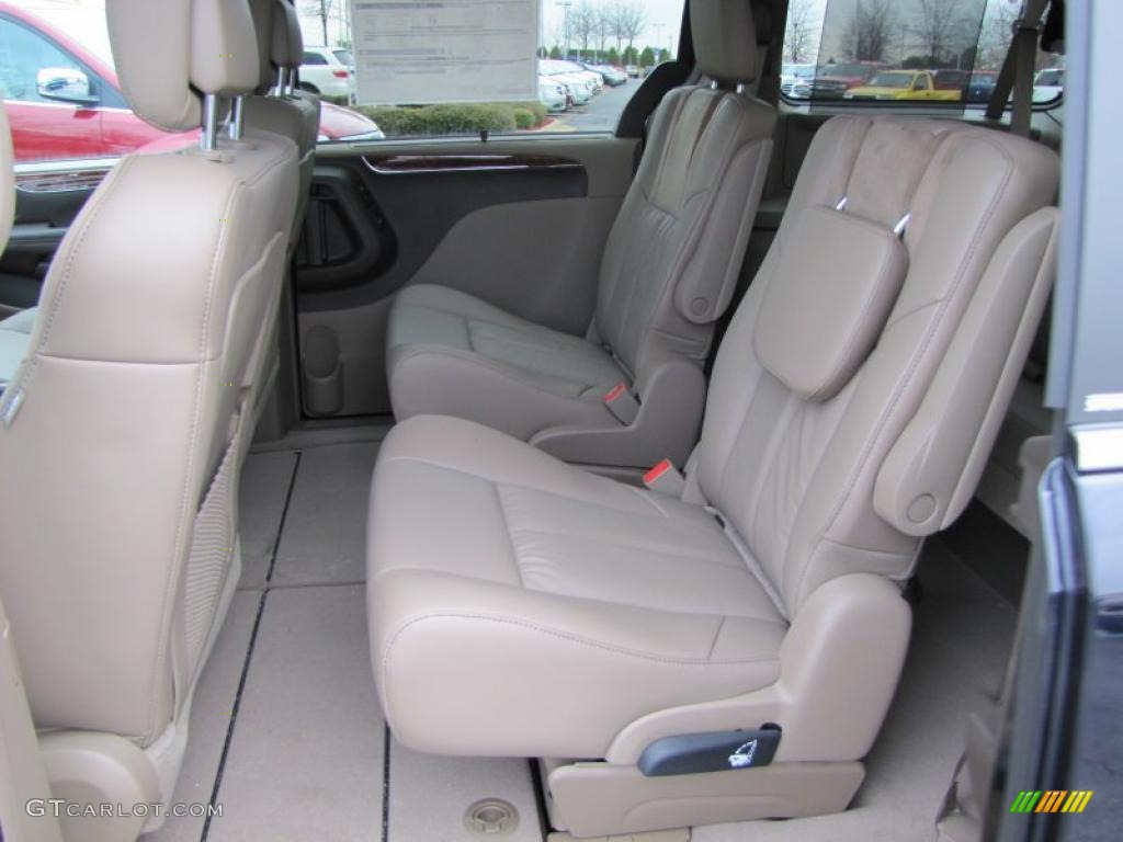 Dark Frost Beige/Medium Frost Beige Interior 2011 Chrysler Town & Country Limited Photo #44737534