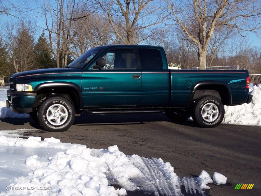 1998 Ram 1500 Sport Extended Cab 4x4 - Emerald Green Pearl / Gray photo #2