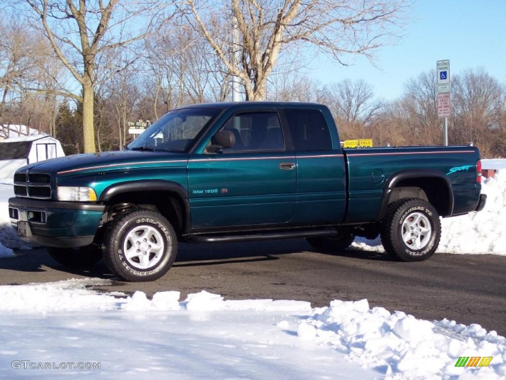 1998 Ram 1500 Sport Extended Cab 4x4 - Emerald Green Pearl / Gray photo #3