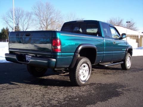 1998 Dodge Ram 1500 Sport Extended Cab 4x4 Data, Info and Specs