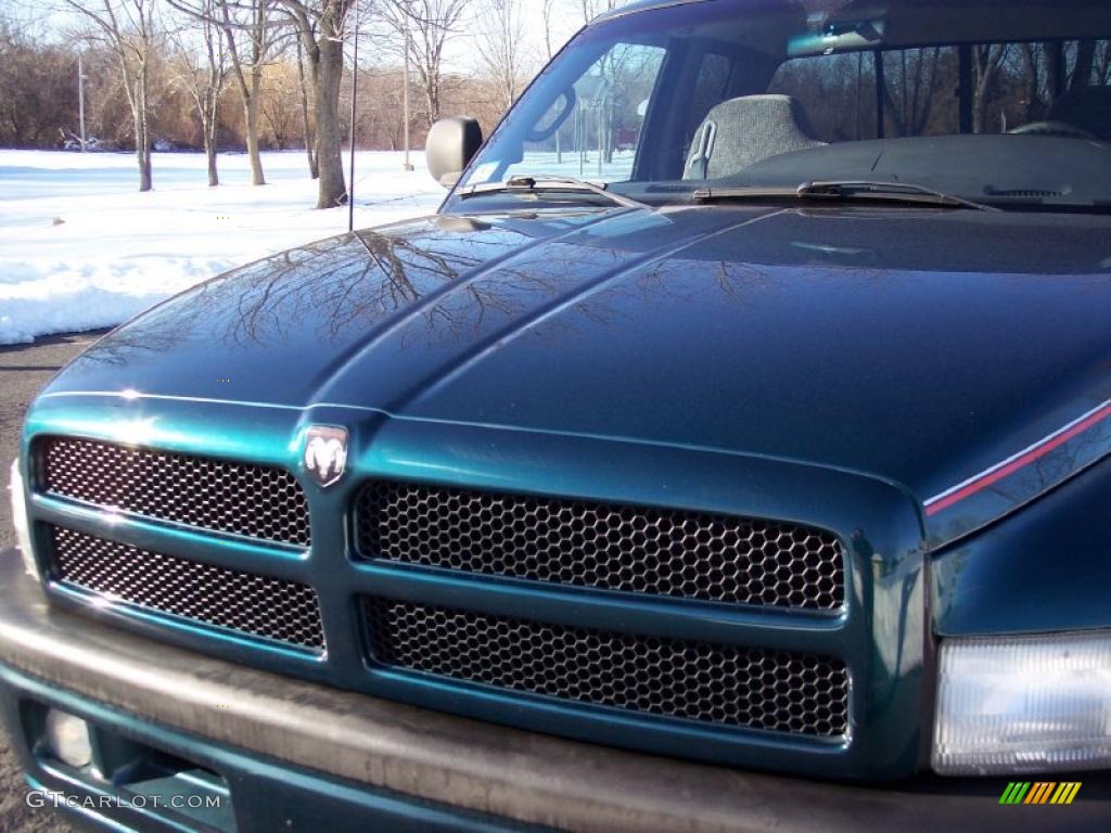 1998 Ram 1500 Sport Extended Cab 4x4 - Emerald Green Pearl / Gray photo #17