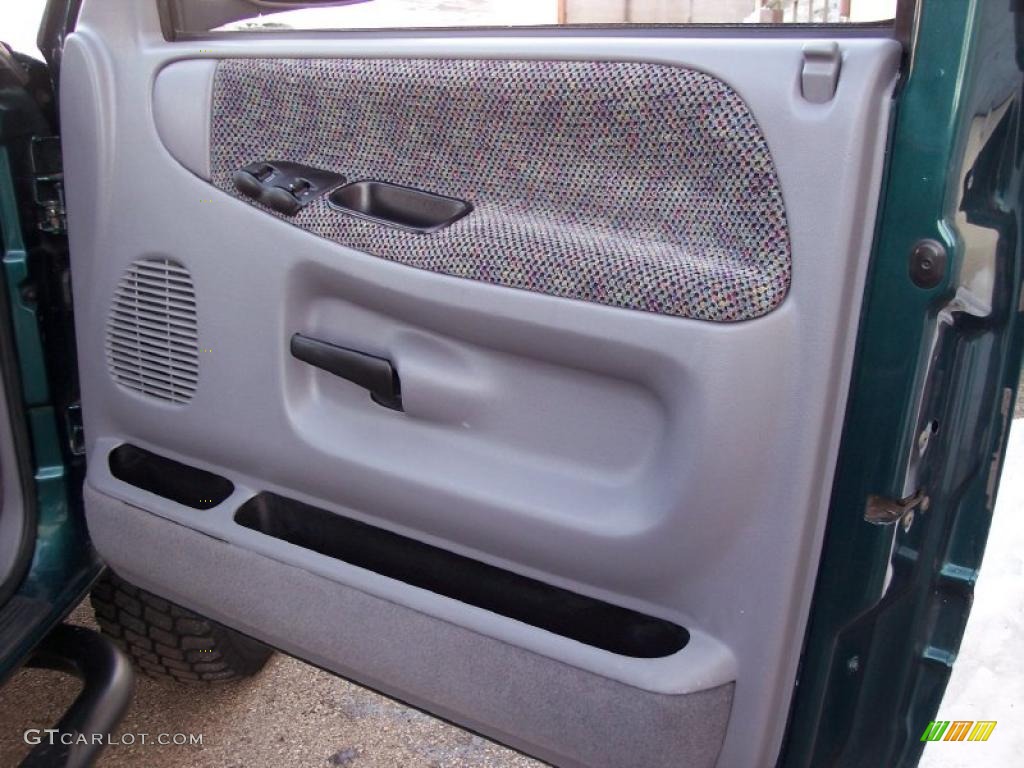 1998 Dodge Ram 1500 Sport Extended Cab 4x4 Gray Door Panel Photo #44742436