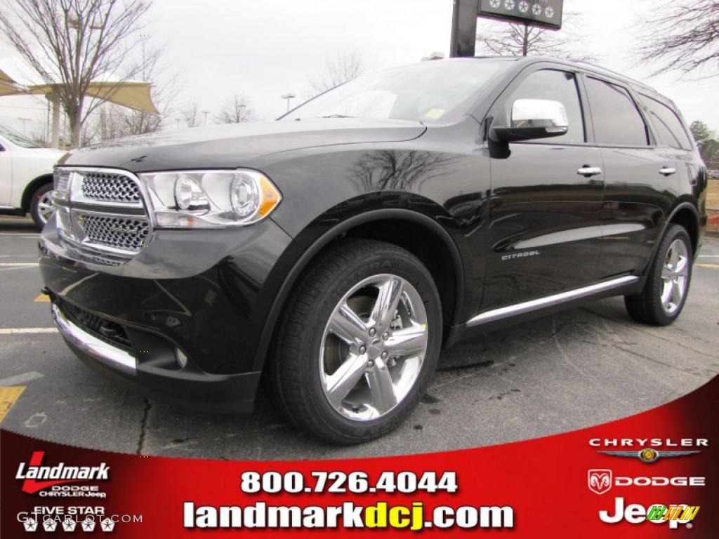 Brilliant Black Crystal Pearl Dodge Durango