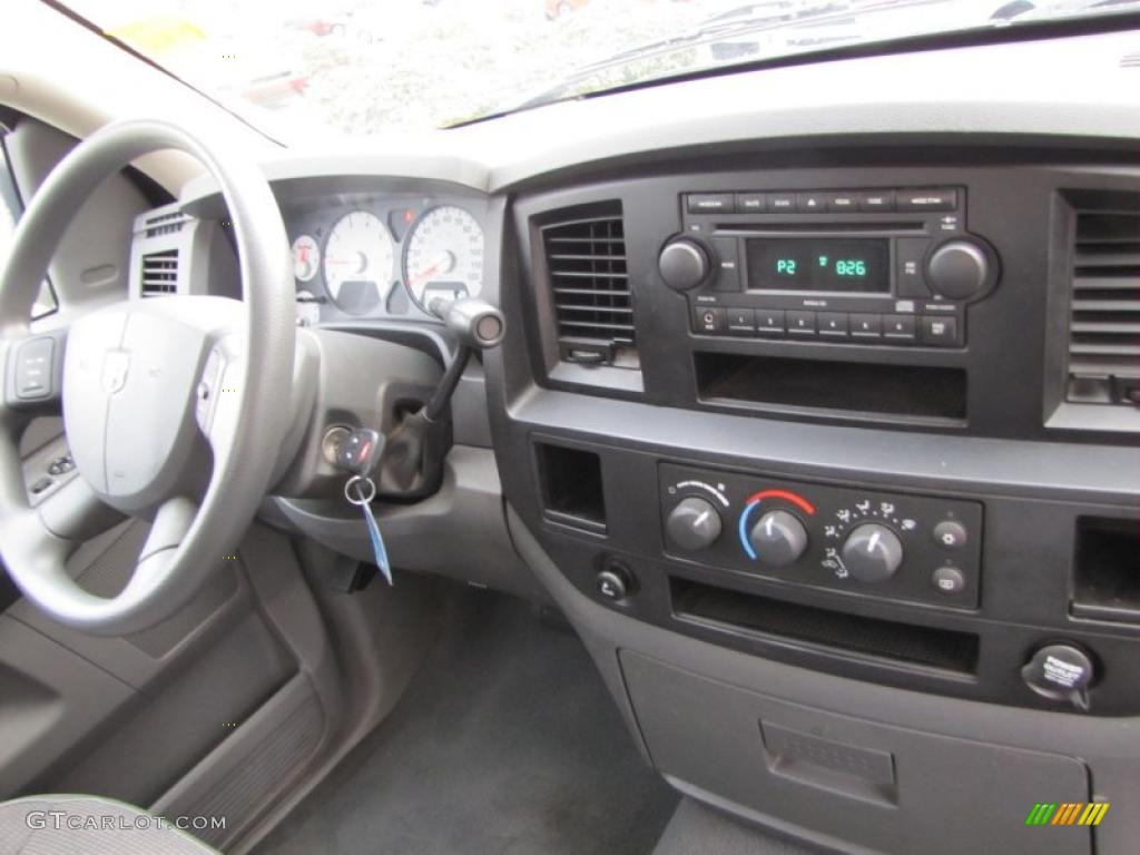 2008 Dodge Ram 1500 SXT Regular Cab Controls Photo #44744151