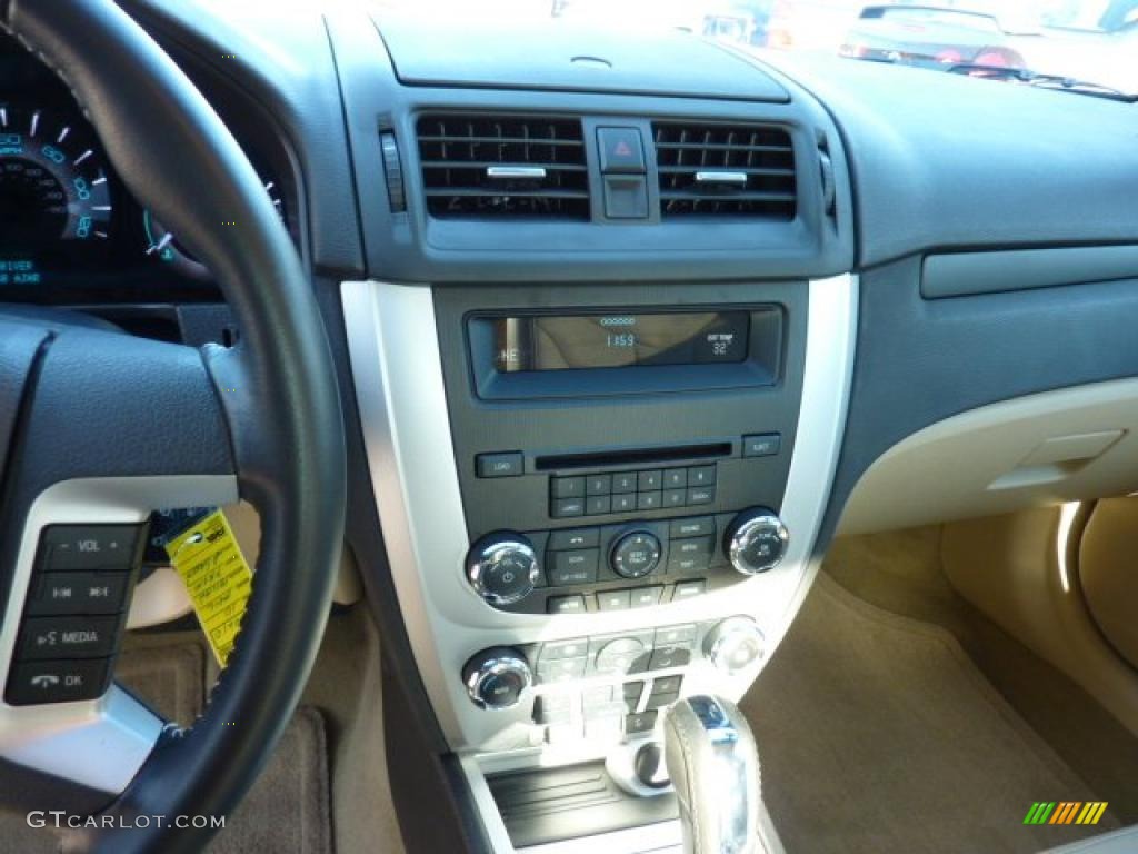 2010 Mercury Milan V6 Premier Controls Photo #44744963