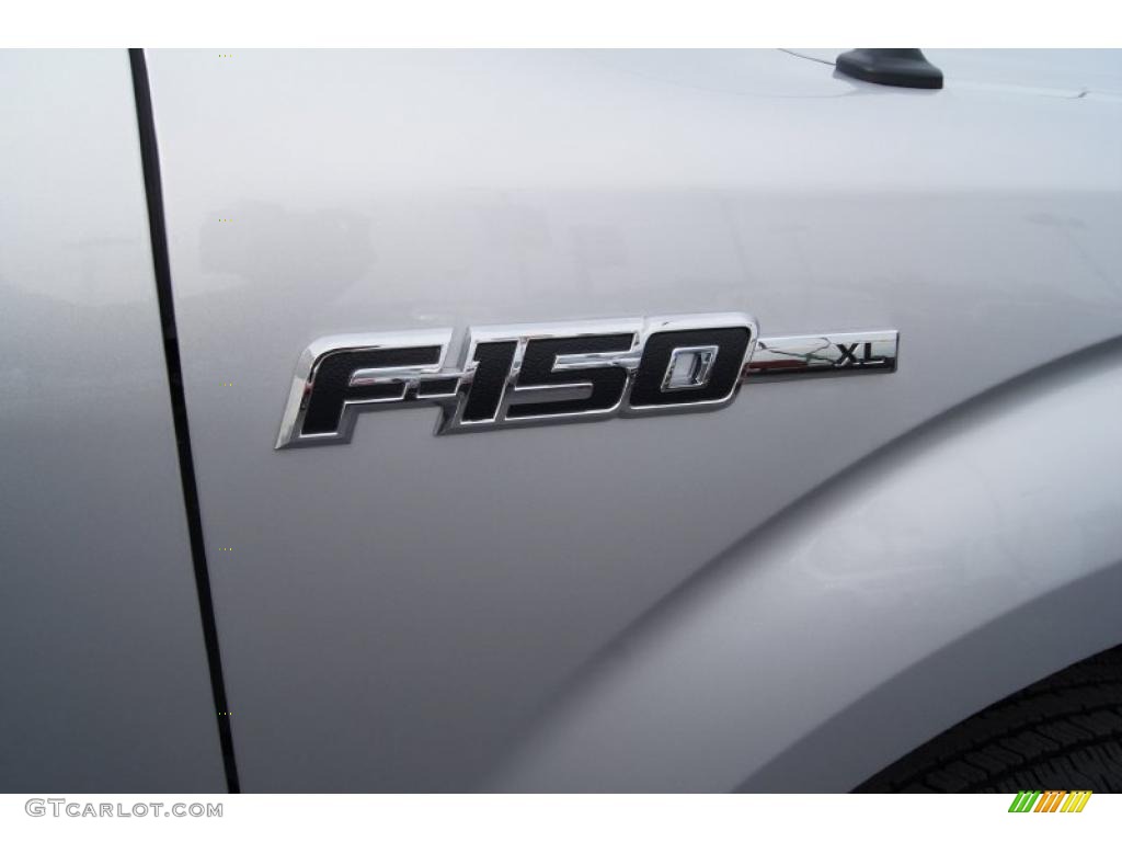 2011 F150 XL SuperCab - Ingot Silver Metallic / Steel Gray photo #16