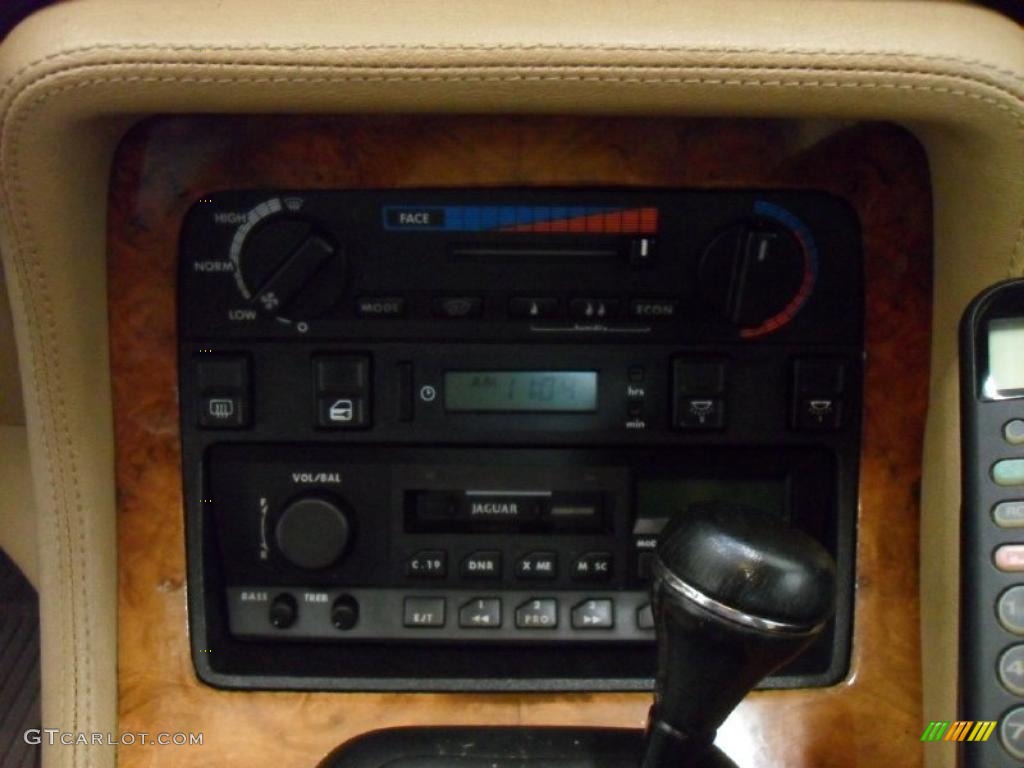 1989 Jaguar XJ XJ6 Controls Photo #44746899