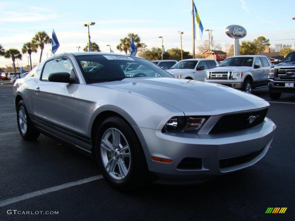 2011 Mustang V6 Coupe - Ingot Silver Metallic / Charcoal Black photo #4