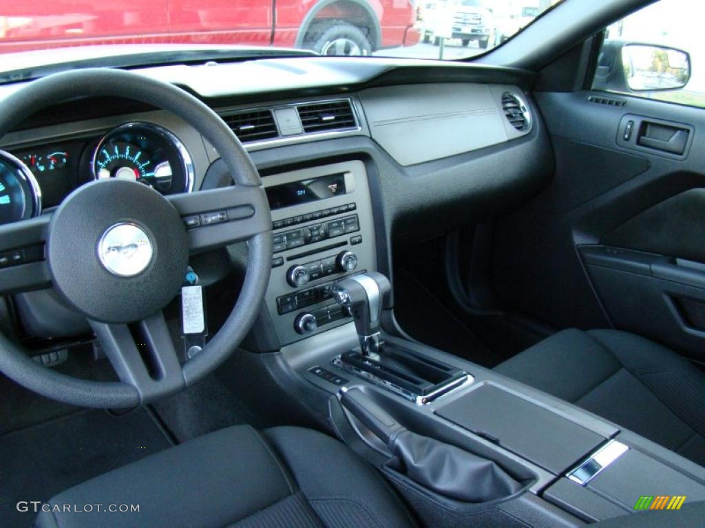 2011 Mustang V6 Coupe - Ingot Silver Metallic / Charcoal Black photo #14