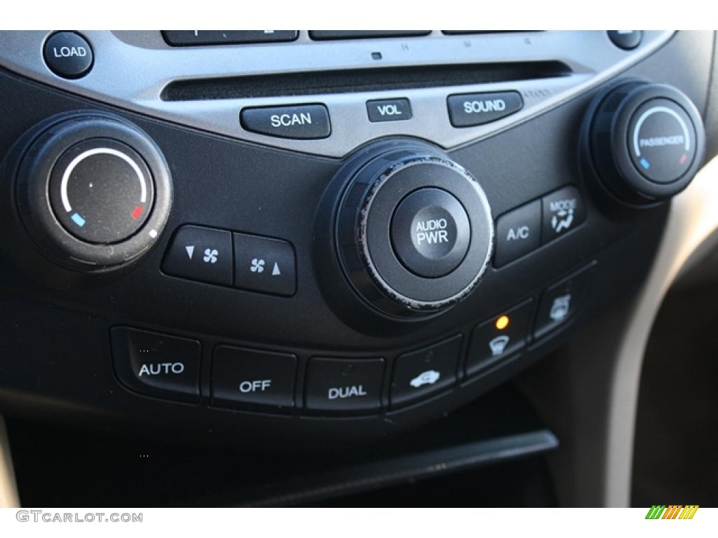 2006 Honda Accord EX-L V6 Coupe Controls Photo #44748979