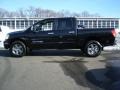Galaxy Black - Titan SE Crew Cab 4x4 Photo No. 4