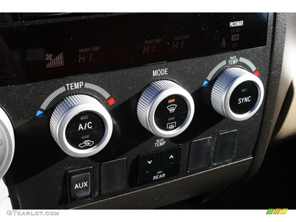 2008 Toyota Sequoia SR5 4WD Controls Photo #44750483