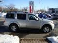 Silver Lightning - Pathfinder SE 4x4 Photo No. 9