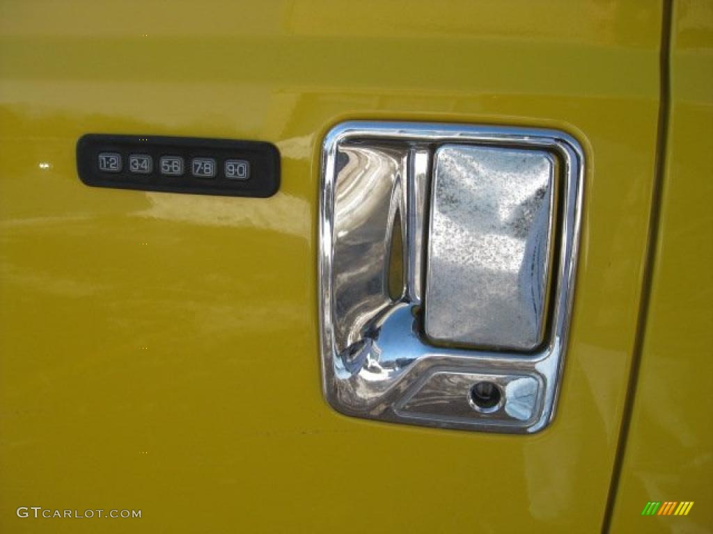 2006 F350 Super Duty Amarillo Edition Crew Cab 4x4 - Blazing Yellow / Black photo #25