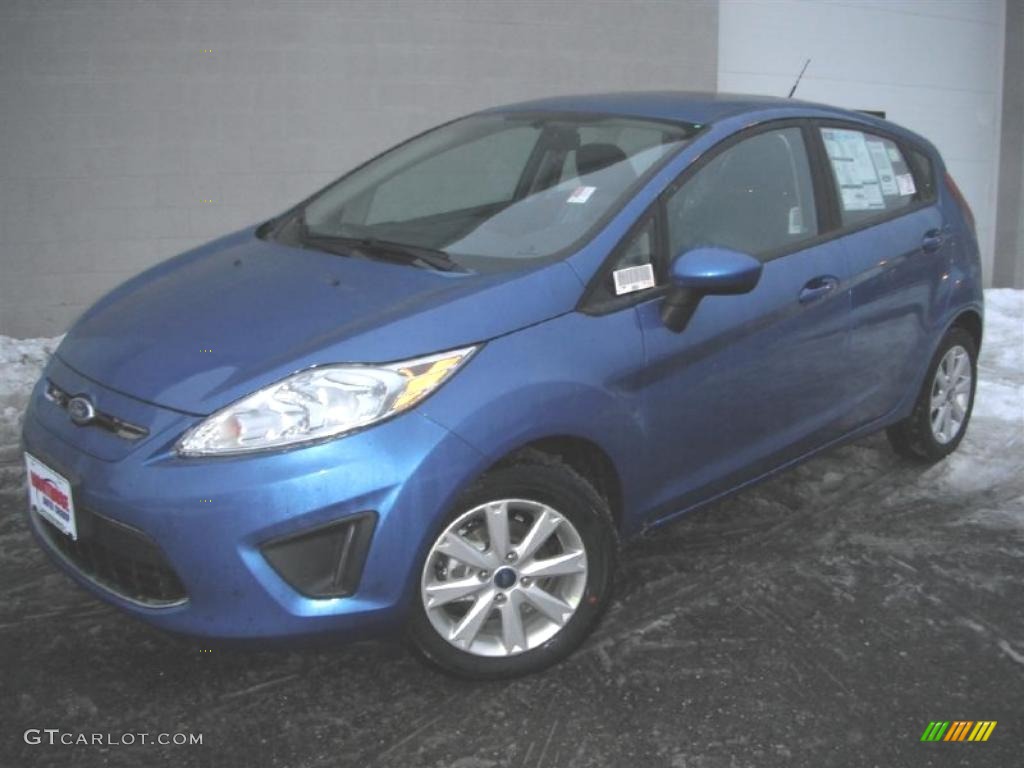 2011 Fiesta SE Hatchback - Blue Flame Metallic / Charcoal Black/Blue Cloth photo #1