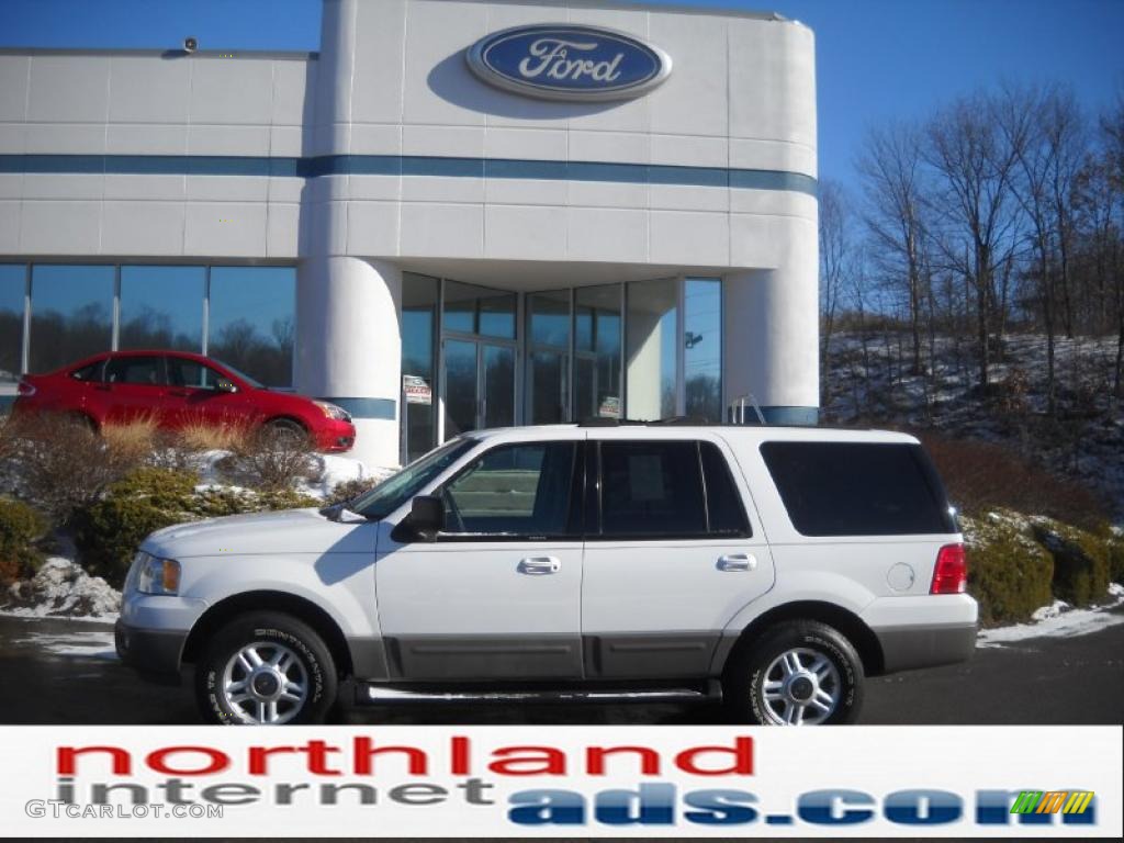 2003 Expedition XLT 4x4 - Oxford White / Flint Grey photo #1