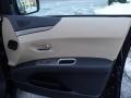 Obsidian Black Pearl - Tribeca Limited 7 Passenger Photo No. 18