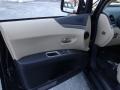 Obsidian Black Pearl - Tribeca Limited 7 Passenger Photo No. 21