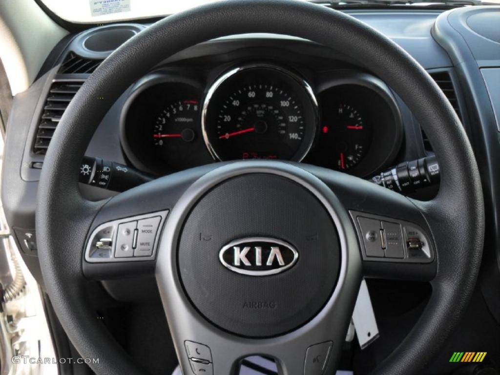 2010 Kia Soul + Black Soul Logo Cloth Steering Wheel Photo #44766192