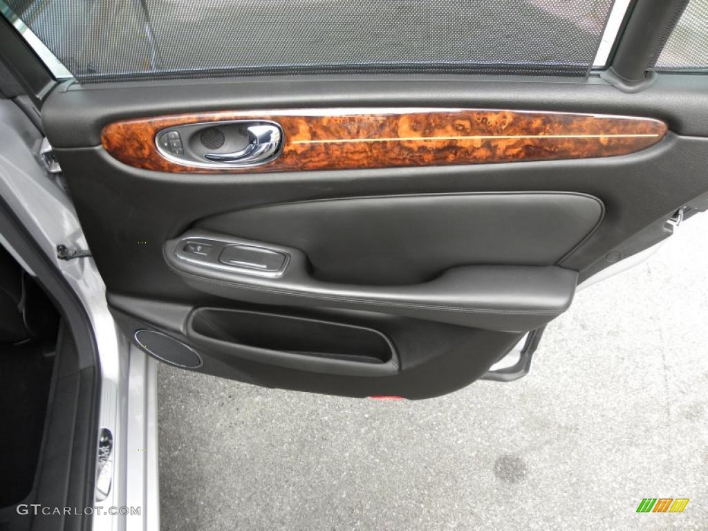 2005 Jaguar XJ Vanden Plas Charcoal Door Panel Photo #44766845