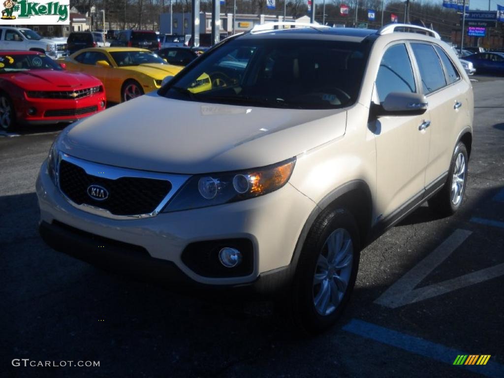 2011 Sorento EX V6 AWD - White Sand Beige / Black photo #7