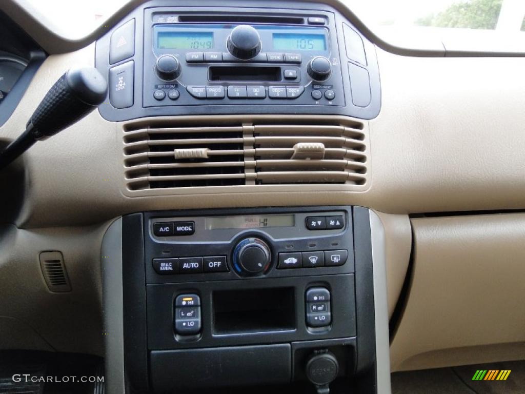 2004 Honda Pilot EX-L 4WD Controls Photo #44775277