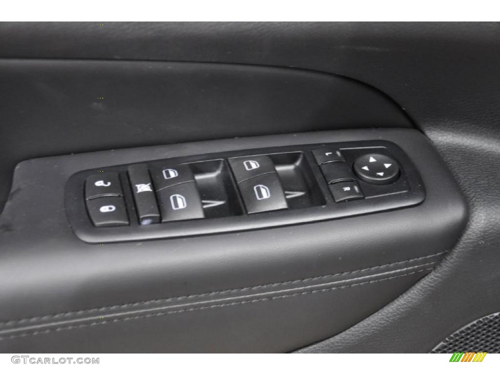2011 Jeep Grand Cherokee Limited Controls Photo #44776297