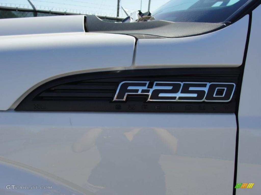 2011 Ford F250 Super Duty XL Crew Cab 4x4 Marks and Logos Photo #44779958