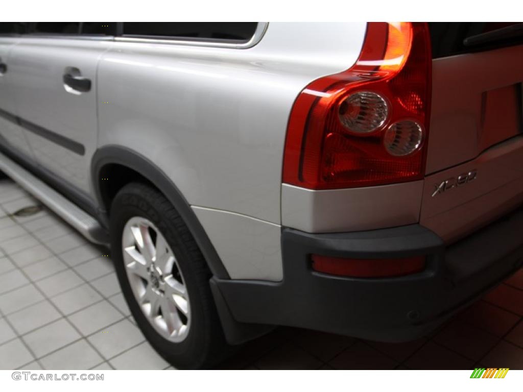 2005 XC90 T6 AWD - Silver Metallic / Graphite photo #22