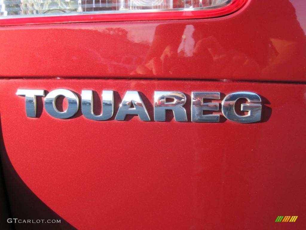 2004 Volkswagen Touareg V6 Marks and Logos Photos