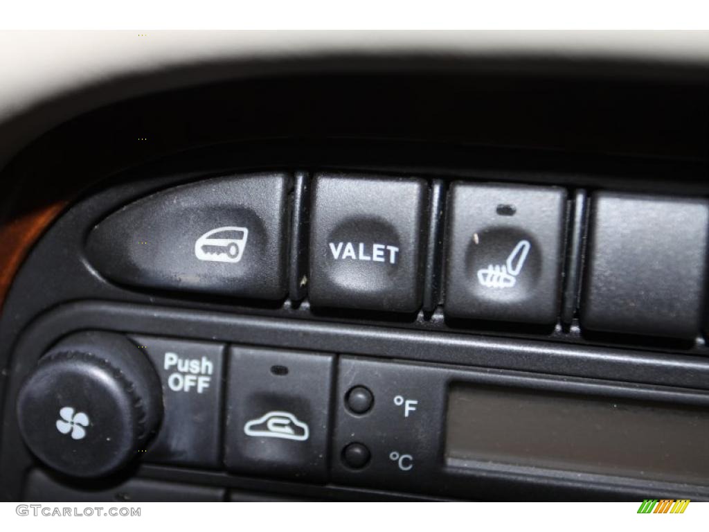 2000 Jaguar XJ XJ8 Controls Photo #44783582