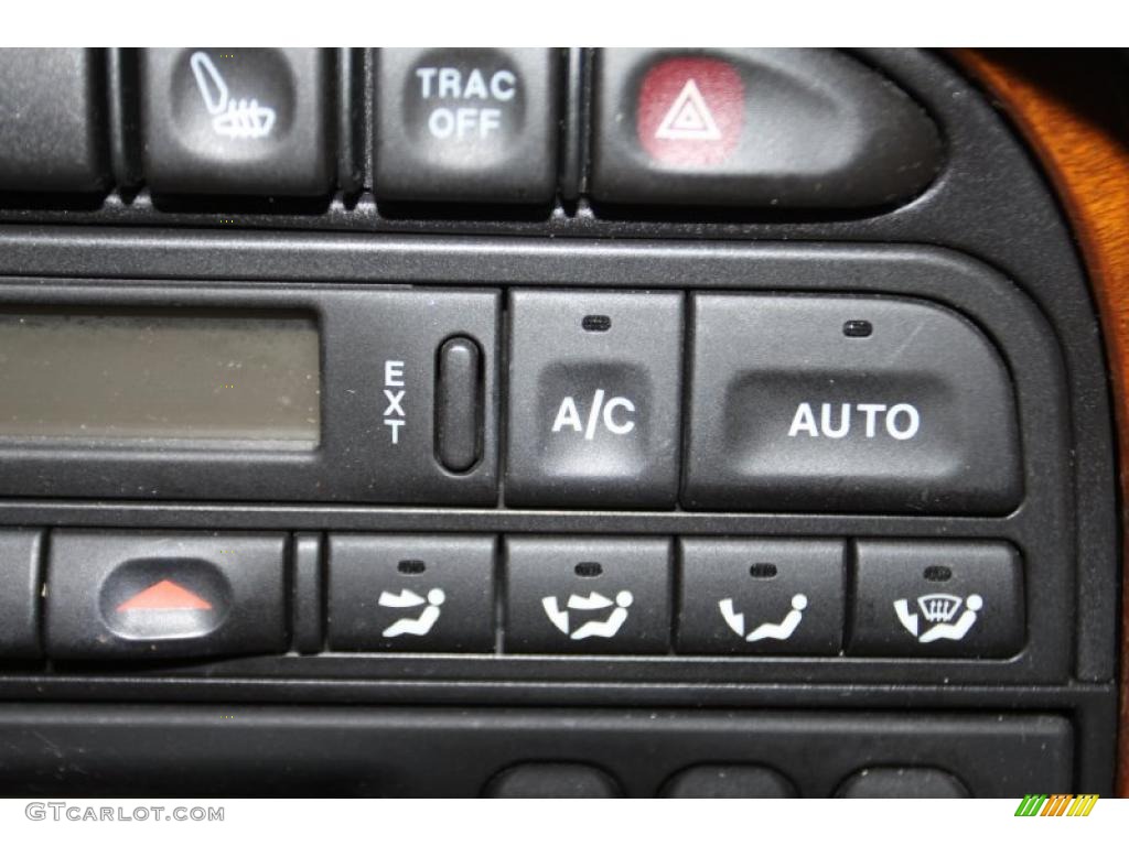 2000 Jaguar XJ XJ8 Controls Photo #44783594