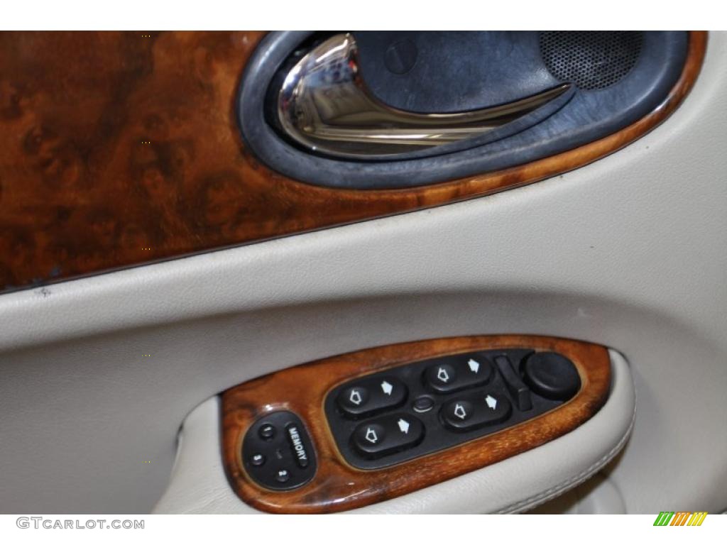 2000 Jaguar XJ XJ8 Controls Photo #44783670