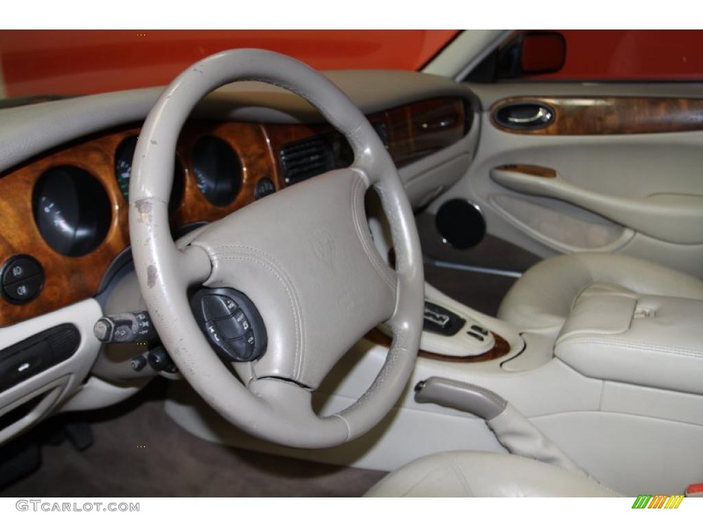 Oatmeal Interior 2000 Jaguar XJ XJ8 Photo #44783702