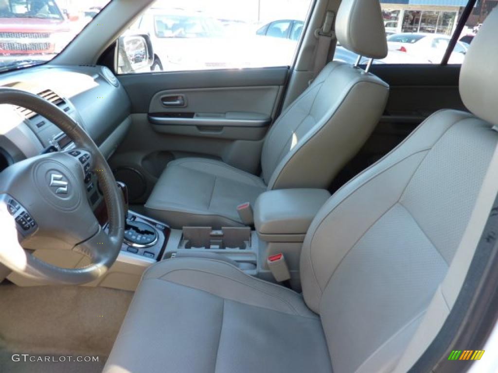 Beige Interior 2006 Suzuki Grand Vitara Luxury Photo #44792510