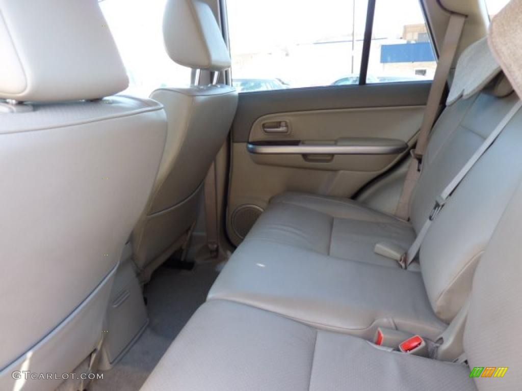 Beige Interior 2006 Suzuki Grand Vitara Luxury Photo #44792590