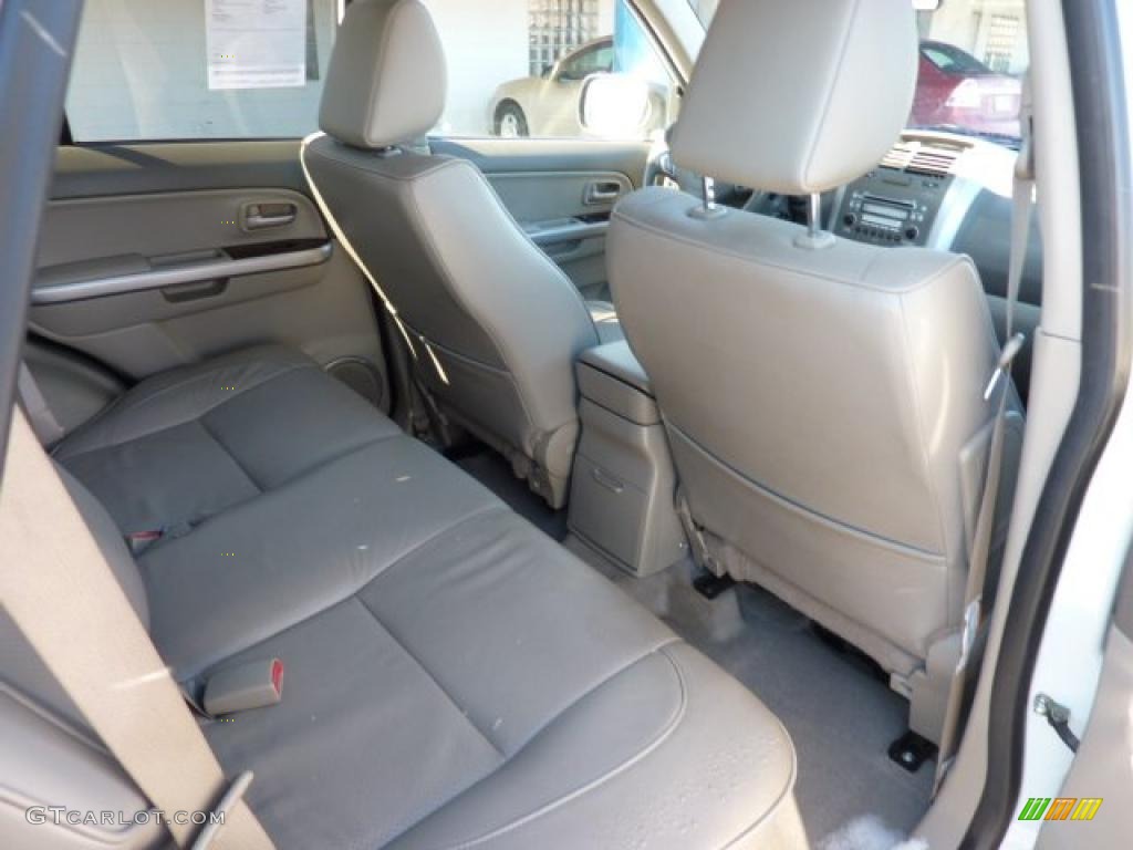 Beige Interior 2006 Suzuki Grand Vitara Luxury Photo #44792636