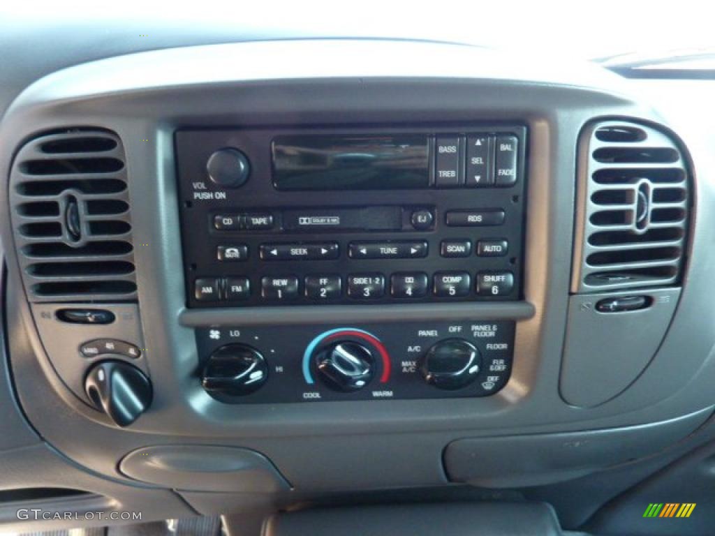 1999 Ford Expedition XLT 4x4 Controls Photo #44793094