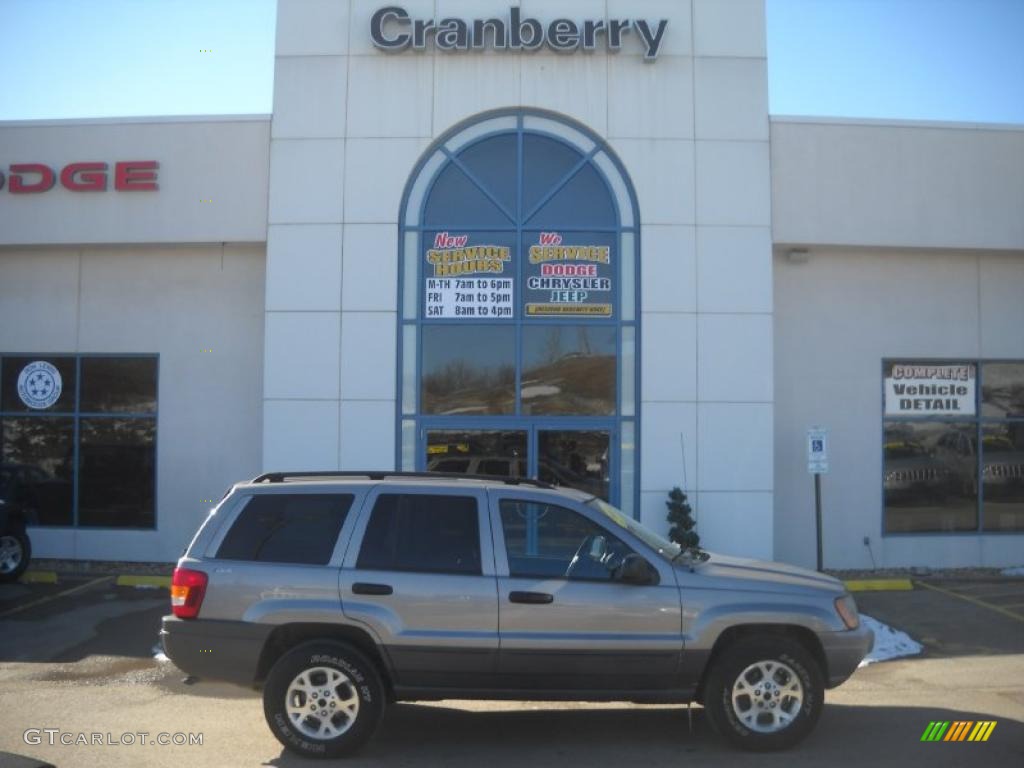 Graphite Grey Pearl Jeep Grand Cherokee