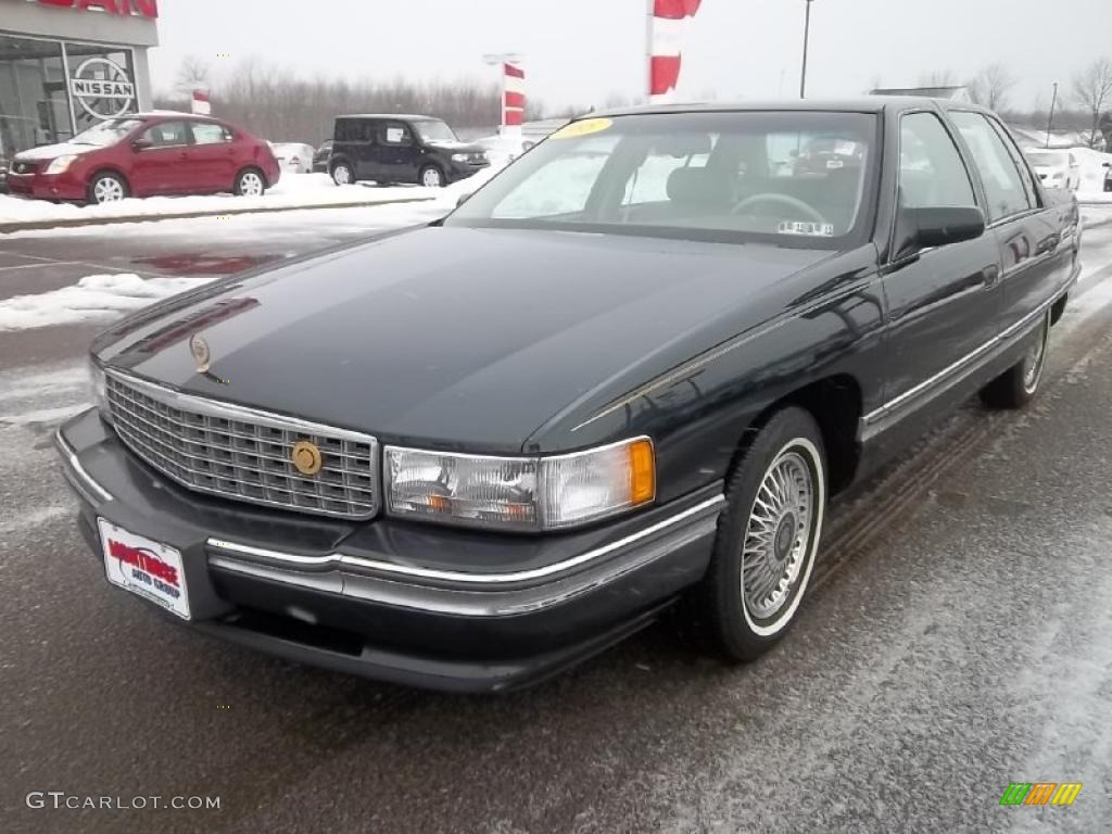 Polo Green Metallic 1995 Cadillac DeVille Sedan Exterior Photo #44799194