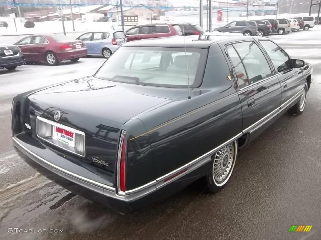 Polo Green Metallic 1995 Cadillac DeVille Sedan Exterior Photo #44799241