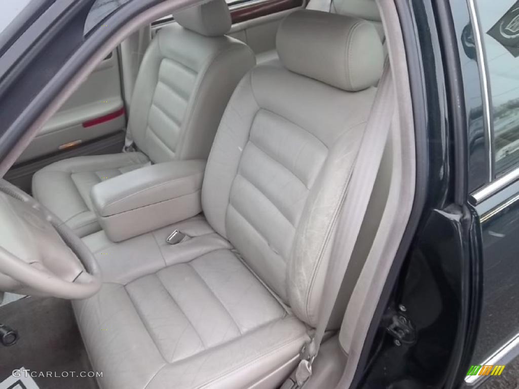Gray Interior 1995 Cadillac DeVille Sedan Photo #44799313