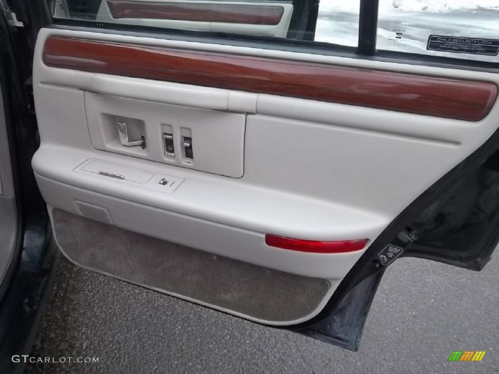 1995 Cadillac DeVille Sedan Gray Door Panel Photo #44799390